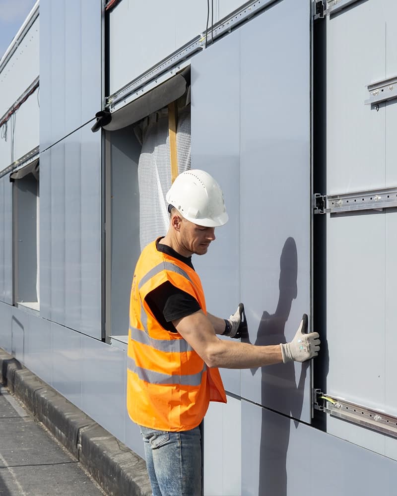 Solarix gepatenteerd gevel montagesysteem voor zonnepanelen | Solarix patented facade mounting system for solar panels | Solarix patentiertes Fassadenmontagesystem für Solarmodule | Solarix