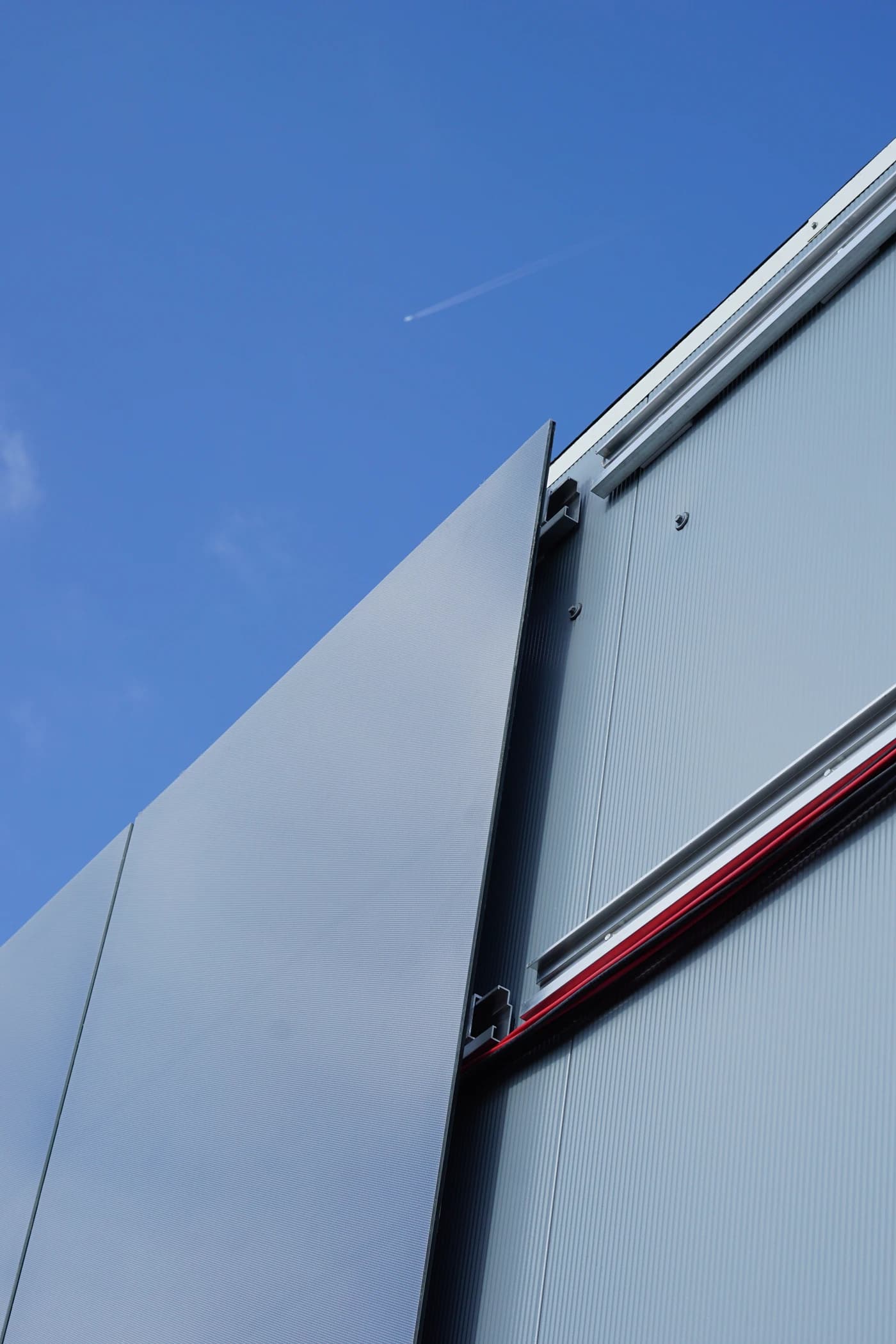 Solarix gepatenteerd gevel montagesysteem voor zonnepanelen | Solarix patented facade mounting system for solar panels | Solarix patentiertes Fassadenmontagesystem für Solarmodule | Solarix