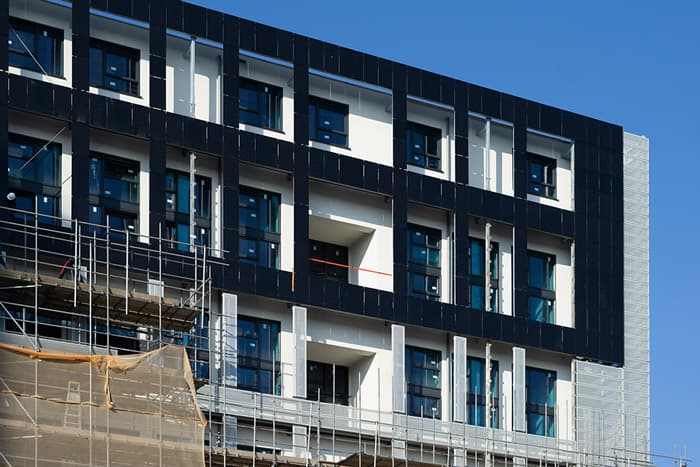 Proces bouw zonnepanelen gevel Baobab gebouw Utrecht | Solarix