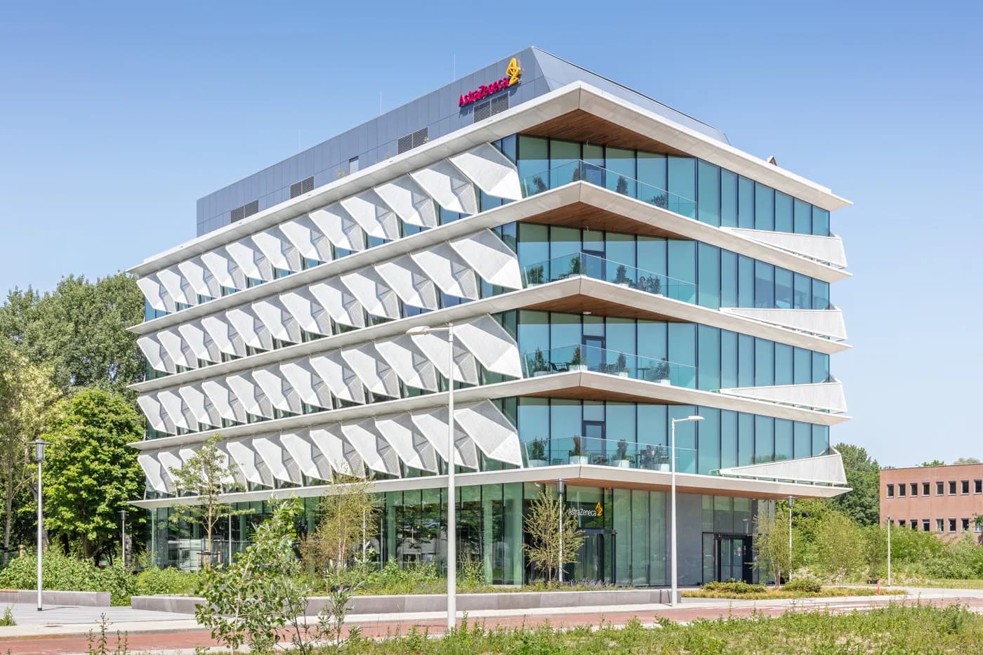 Solarix | One helix solar facade panels