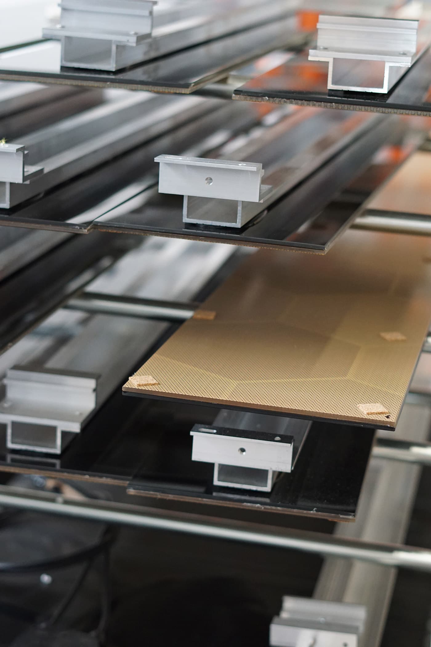 Warm bronzen gevel voor Hommersen Solar | Solarix