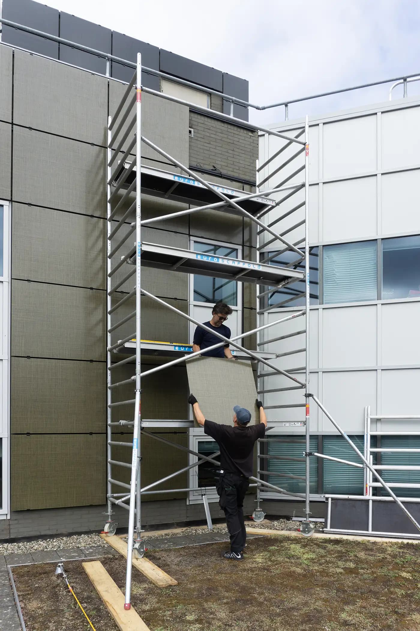 Installatie zonnegevel ING kantoor Almere | Solarix