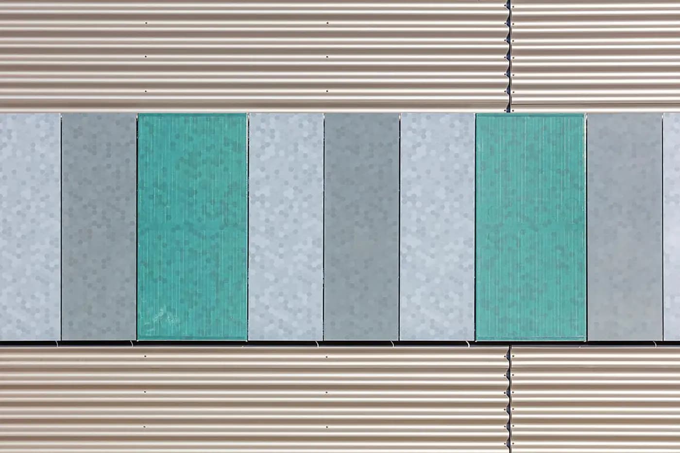 Zonnepanelen gevel Van Happen Eindhoven | Solar panels facade Van Happen Eindhoven | Fassade mit Photovoltaik Van Happen Eindhoven | Solarix
