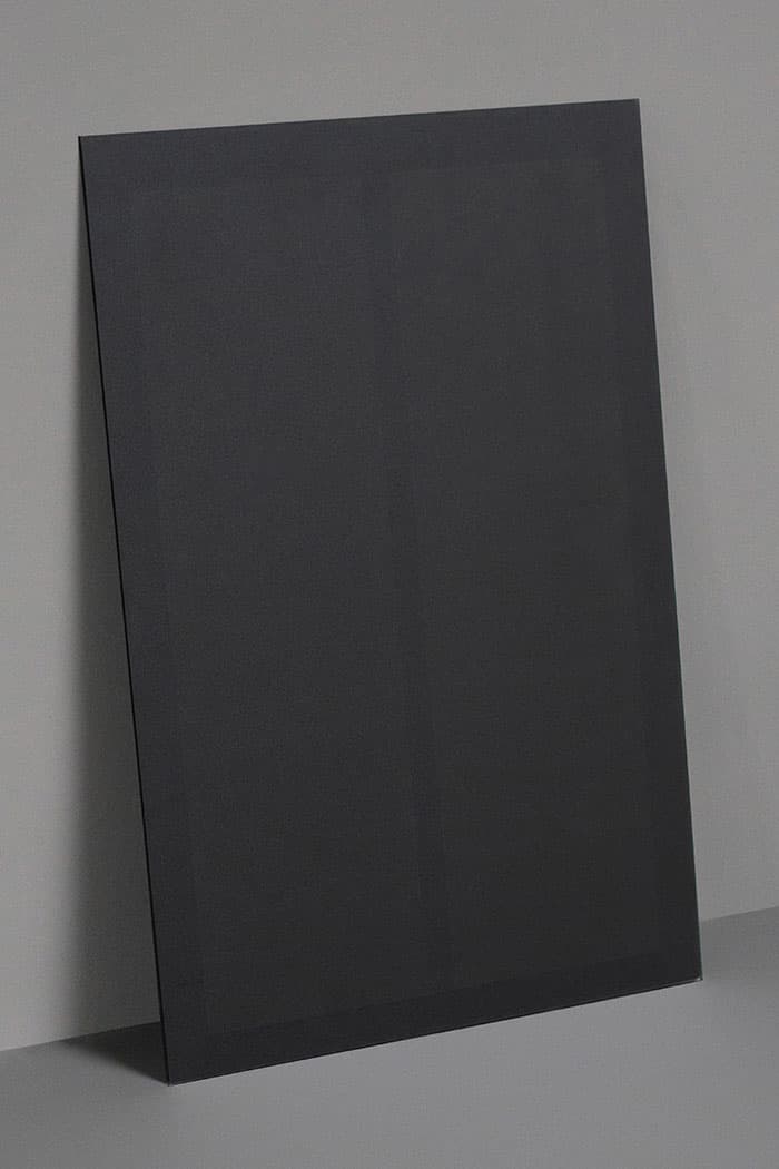 Zwart mat gekleurd zonnepaneel voor de gevel | Solarix